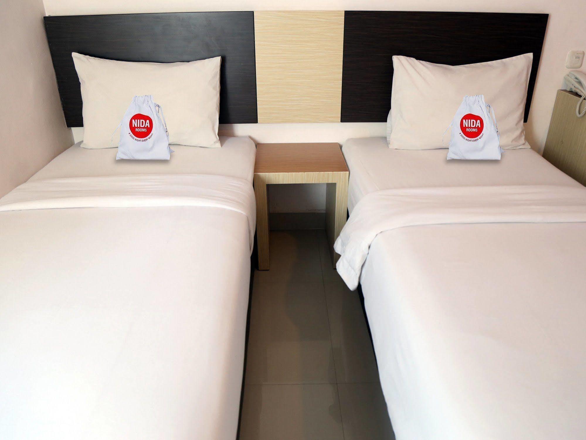 Nida Rooms Makassar Ahmad Yani Bagian luar foto