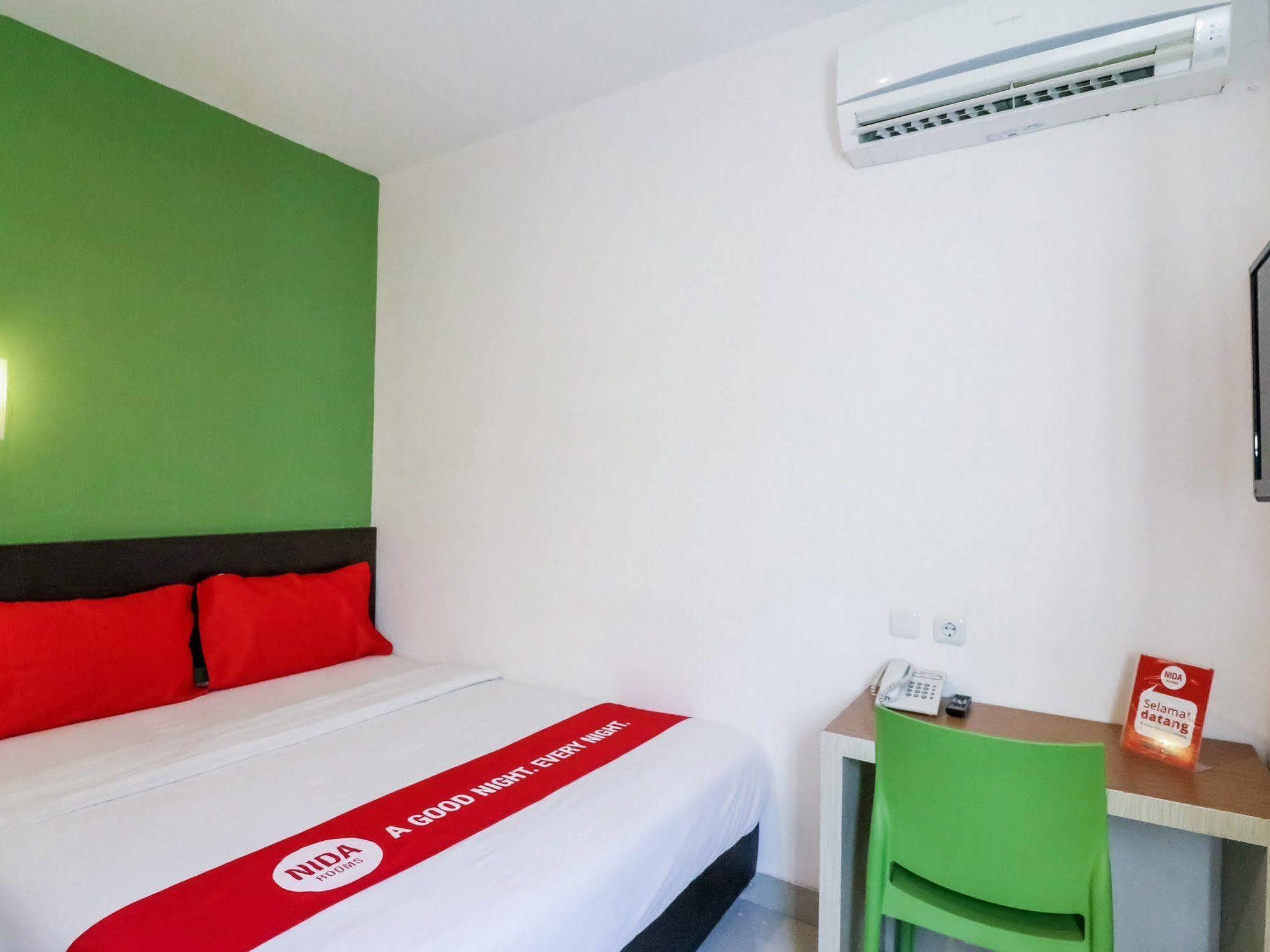 Nida Rooms Makassar Ahmad Yani Bagian luar foto