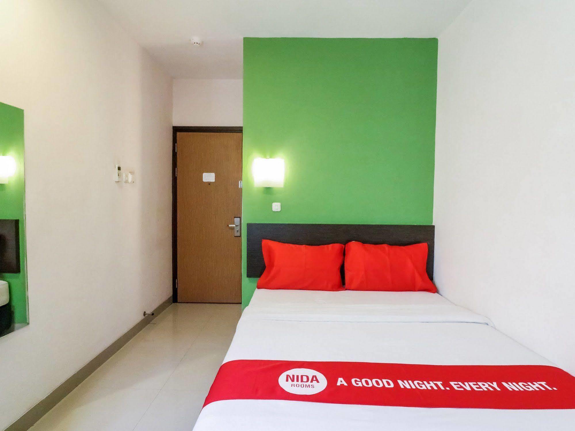 Nida Rooms Makassar Ahmad Yani Bagian luar foto