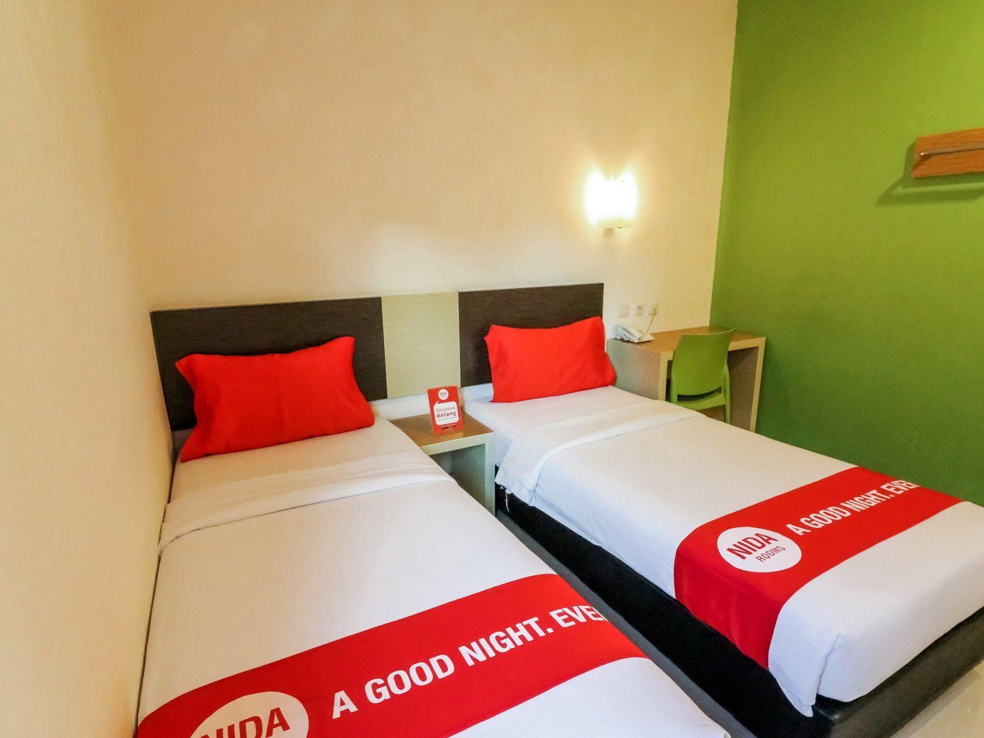 Nida Rooms Makassar Ahmad Yani Bagian luar foto