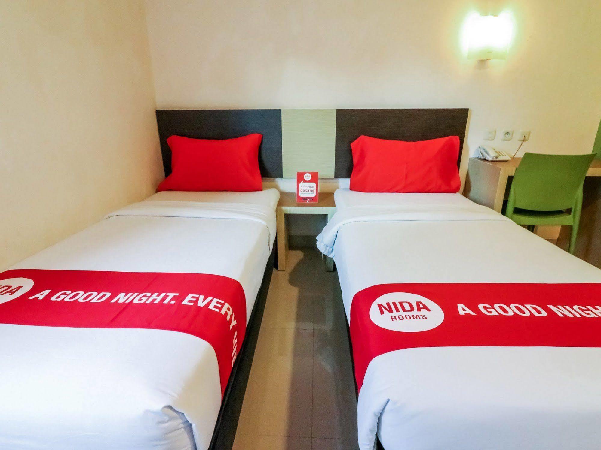 Nida Rooms Makassar Ahmad Yani Bagian luar foto