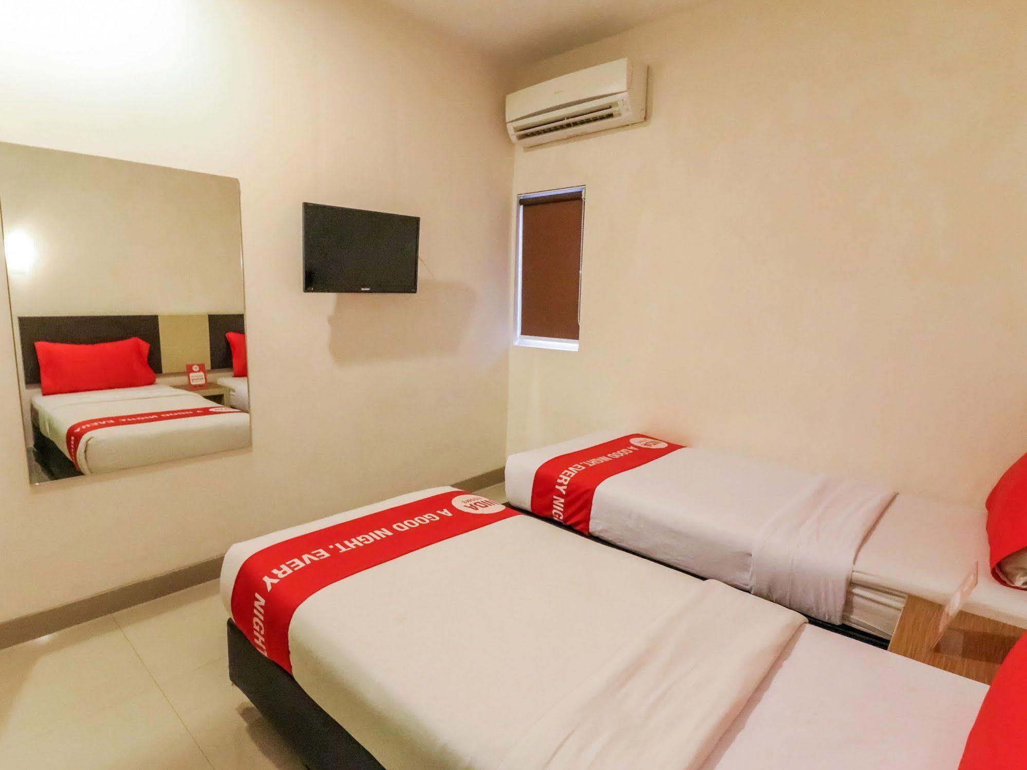 Nida Rooms Makassar Ahmad Yani Bagian luar foto