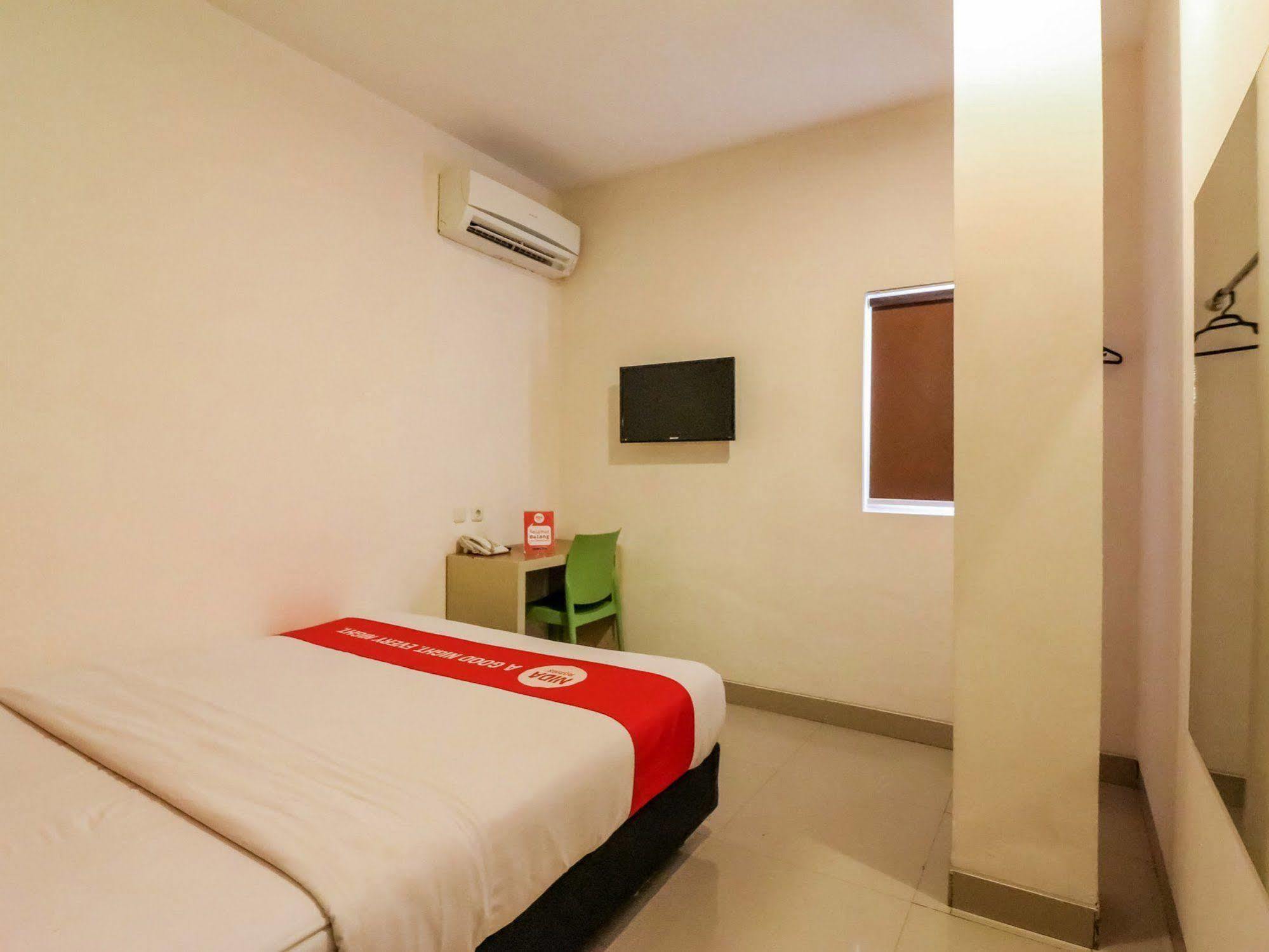 Nida Rooms Makassar Ahmad Yani Bagian luar foto